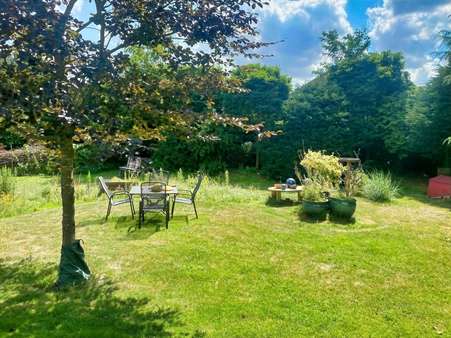 Blick in den Garten Blick in den Garten - Zweifamilienhaus in 59510 Lippetal mit 194m² kaufen
