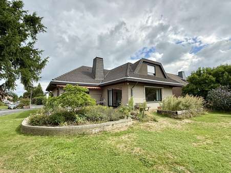 Außenansicht Gartenseite Außenansicht Gartenseite - Einfamilienhaus in 59558 Lippstadt mit 152m² kaufen