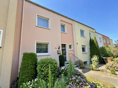 Ansicht Eingang Ansicht Eingang - Reihenmittelhaus in 59555 Lippstadt mit 133m² kaufen