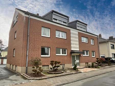 Außenansicht Straßenseite - Etagenwohnung in 59557 Lippstadt mit 54m² kaufen