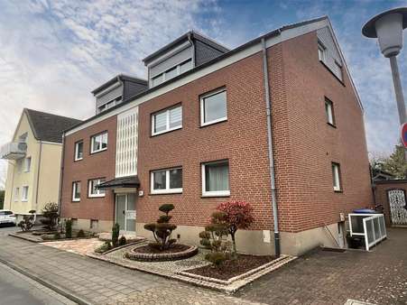 Außenansicht - Etagenwohnung in 59557 Lippstadt mit 77m² als Kapitalanlage kaufen