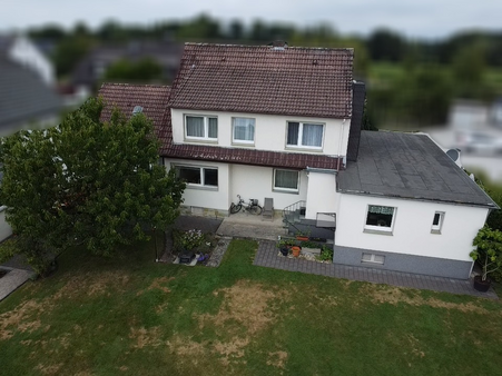 Rückansicht Rückansicht - Zweifamilienhaus in 59556 Lippstadt mit 159m² kaufen