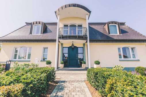 Villa in 59609 Anröchte mit 375m² kaufen
