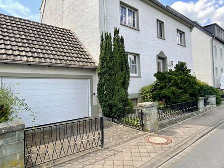 Außenansicht - Zweifamilienhaus in 59555 Lippstadt mit 222m² kaufen