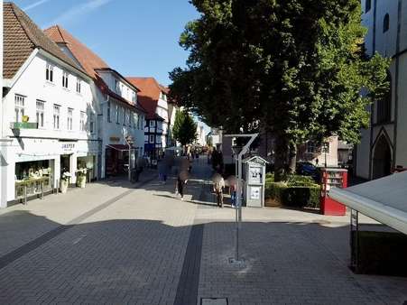 Blick in die Lange Straße  - Mehrfamilienhaus in 59555 Lippstadt mit 217m² kaufen