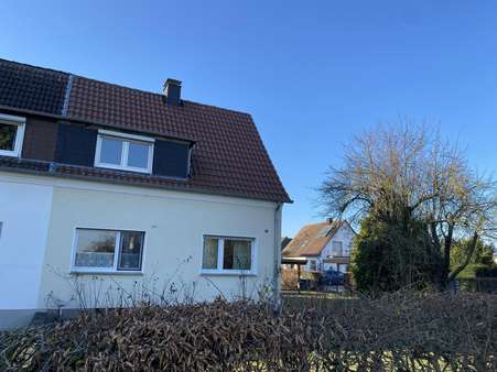 Strassenansicht - Doppelhaushälfte in 59494 Soest mit 114m² kaufen