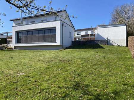 Gartenansicht - Einfamilienhaus in 59519 Möhnesee mit 162m² kaufen