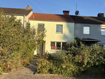 Vorderansicht Vorderansicht - Reihenmittelhaus in 59457 Werl mit 101m² kaufen
