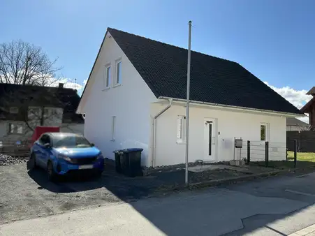 "Junges" Haus sucht neue Familie