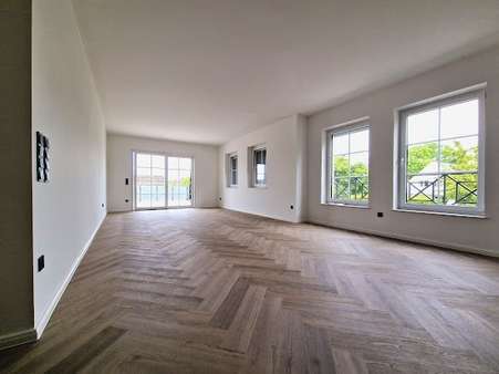 Wohn-/ Esszimmer Wohn-/ Esszimmer - Maisonette-Wohnung in 59556 Lippstadt mit 177m² kaufen