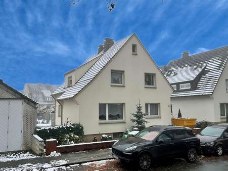 Straßenansicht - Zweifamilienhaus in 59556 Lippstadt mit 125m² günstig kaufen