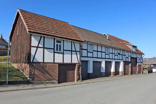 3051035b Ansicht - Zweifamilienhaus in 35108 Allendorf mit 142m² als Kapitalanlage kaufen