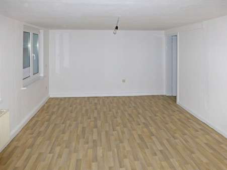 3056035d EG Wohnzimmer - Einfamilienhaus in 35108 Allendorf mit 132m² als Kapitalanlage kaufen