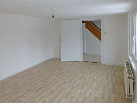 3056035e EG Wohnzimmer - Einfamilienhaus in 35108 Allendorf mit 132m² als Kapitalanlage kaufen