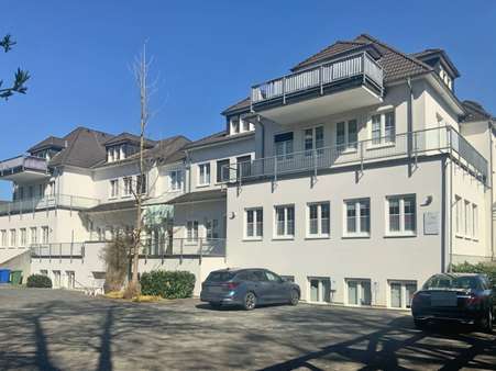 3053035e Rückansicht - Mehrfamilienhaus in 59939 Olsberg mit 250m² kaufen