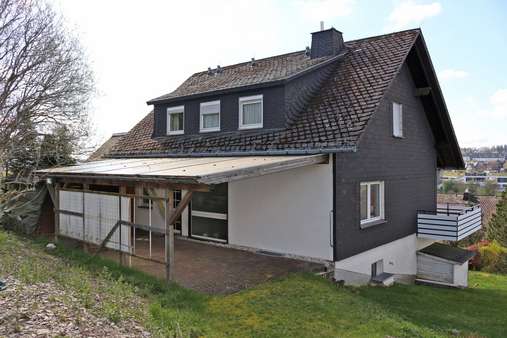 2983034e Gartenansicht - Einfamilienhaus in 59955 Winterberg mit 189m² kaufen