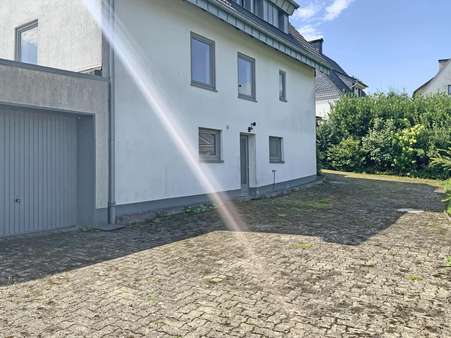 3076075d Ansicht vom Garten 3076075d Ansicht vom Garten - Zweifamilienhaus in 59955 Winterberg mit 120m² kaufen