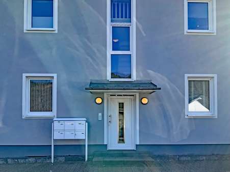 2876023c Hauseingang - Etagenwohnung in 59939 Olsberg mit 80m² günstig kaufen