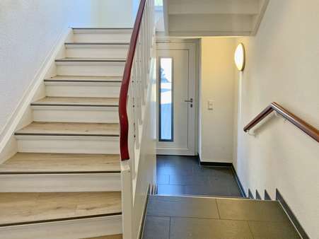 2876023d Treppenhaus - Etagenwohnung in 59939 Olsberg mit 80m² günstig kaufen