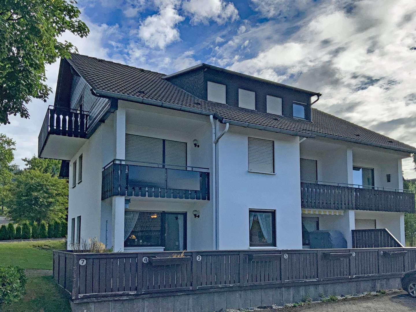 3073075a Außenansicht 3073075a Außenansicht - Erdgeschosswohnung in 59955 Winterberg mit 99m² kaufen