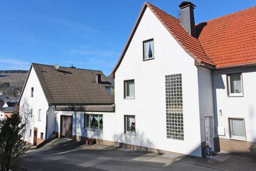2900033c Außenansicht - Einfamilienhaus in 59969 Hallenberg mit 147m² günstig kaufen