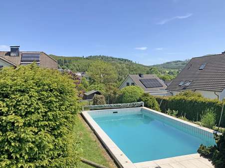 2915053d Pool - Einfamilienhaus in 59939 Olsberg mit 195m² kaufen