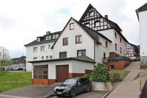 2917043c Außenansicht - Mehrfamilienhaus in 59969 Hallenberg mit 415m² als Kapitalanlage kaufen