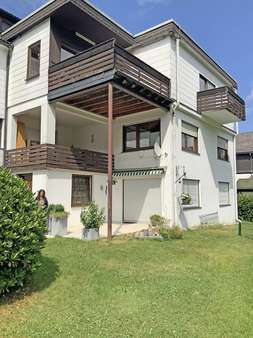 3074075d Ansicht vom Garten - Mehrfamilienhaus in 59955 Winterberg mit 410m² kaufen