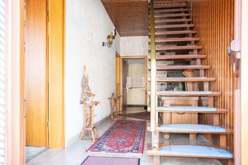 3040025f Treppemhaus Diele 1 3040025f Treppemhaus Diele 1 - Einfamilienhaus in 59939 Olsberg mit 205m² kaufen