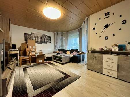 Wohnzimmer - Etagenwohnung in 59590 Geseke mit 87m² kaufen