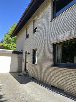 Eingang Wohnung EG Eingang Wohnung EG - Zweifamilienhaus in 59602 Rüthen mit 210m² kaufen