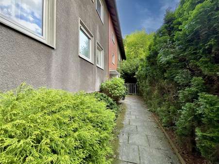 Zuwegung zum Haus - Mehrfamilienhaus in 45891 Gelsenkirchen mit 500m² als Kapitalanlage kaufen