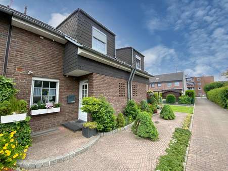 Frontansicht - Reihenmittelhaus in 45891 Gelsenkirchen mit 98m² kaufen