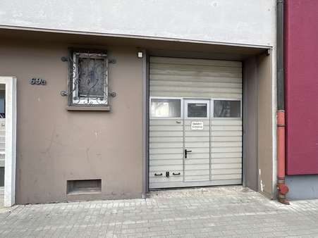 Seitliche Hofeinfahrt Seitliche Hofeinfahrt - Wohn- / Geschäftshaus in 45881 Gelsenkirchen mit 309m² als Kapitalanlage kaufen