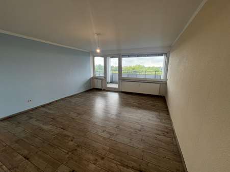 Wohnzimmer - Etagenwohnung in 45894 Gelsenkirchen mit 93m² kaufen