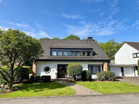 Frontansicht - Einfamilienhaus in 45964 Gladbeck mit 243m² kaufen