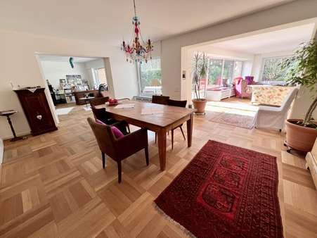 offener Wohnbereich mit Parkettboden - Einfamilienhaus in 45964 Gladbeck mit 243m² kaufen