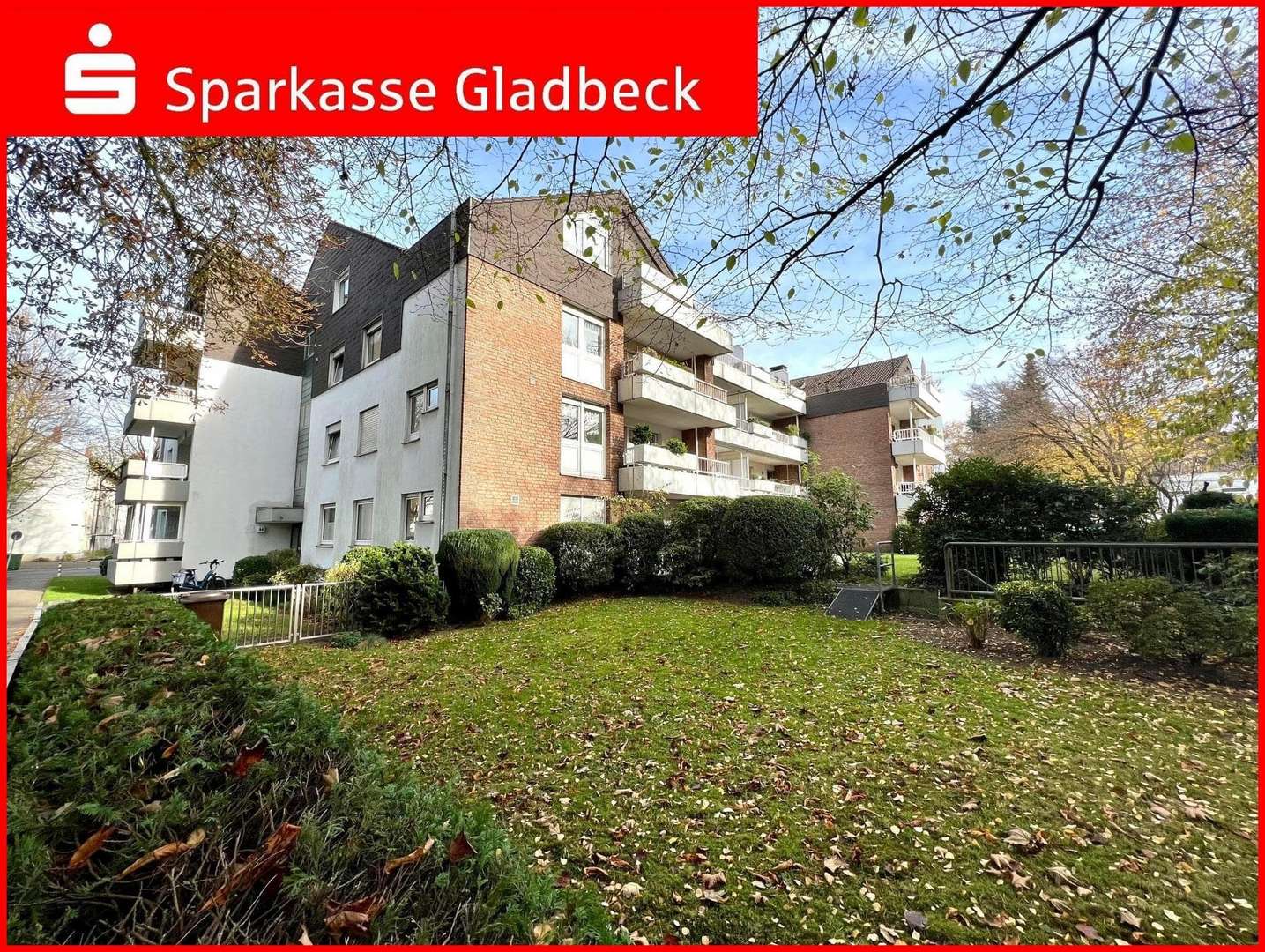 Rückansicht mit Blick auf den Balkon - Etagenwohnung in 45966 Gladbeck mit 93m² günstig kaufen