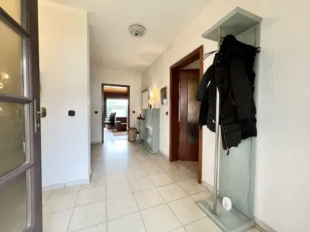 Reihenmittelhaus mit wohnlich ausgebauten Dachboden in guter Lage von Rentfort!