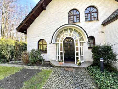 Hauseingang des Haupthauses Hauseingang des Haupthauses - Einfamilienhaus in 45964 Gladbeck mit 307m² kaufen