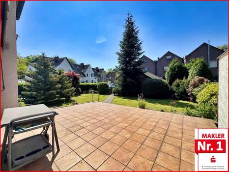 Terrasse mit Blick in den Garten Terrasse mit Blick in den Garten - Reihenendhaus in 46240 Bottrop mit 140m² kaufen