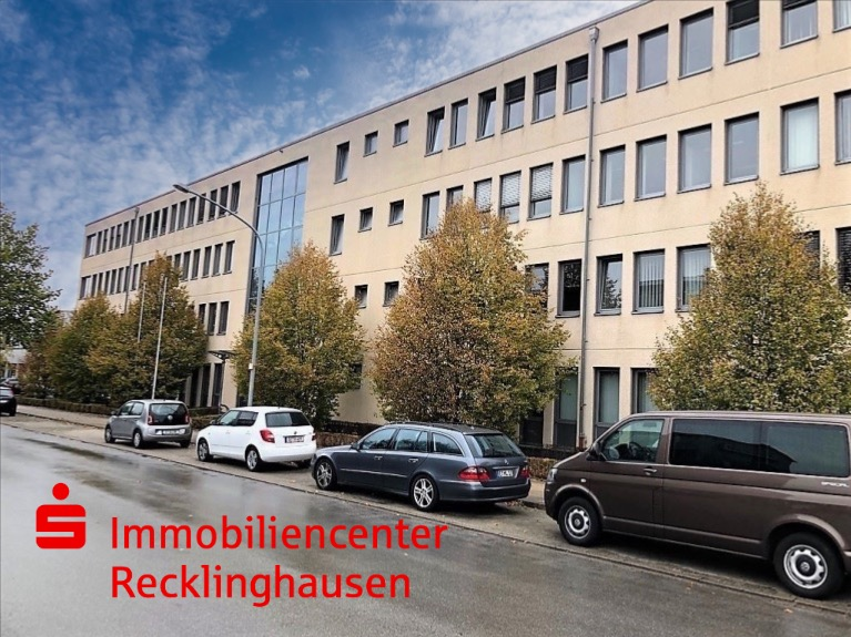 Blick auf das neuere Bürogebäude von der Manderscheidtstrasse aus - Freizeitanlage in 45141 Essen mit 14109m² kaufen
