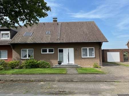 Vorderansicht - Zweifamilienhaus in 46286 Dorsten mit 182m² kaufen