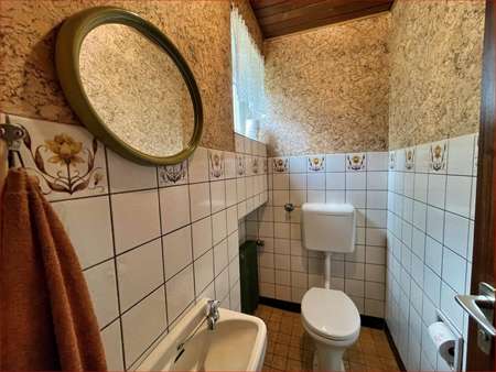 Haupthaus / Gäste-WC - Bungalow in 45770 Marl mit 156m² kaufen