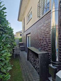 Nordseite mit Kamin Nordseite mit Kamin - Einfamilienhaus in 45665 Recklinghausen mit 129m² kaufen