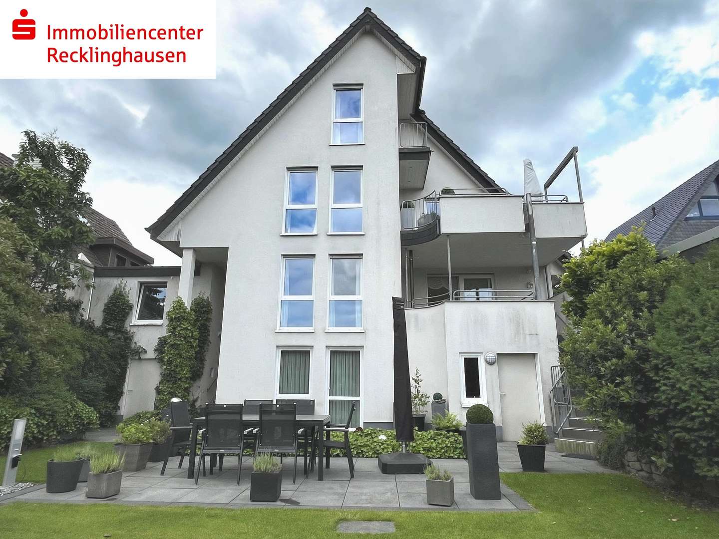 Die Rückansicht des Hauses - Erdgeschosswohnung in 45721 Haltern am See mit 129m² kaufen