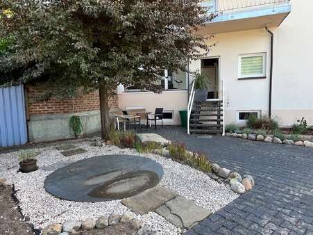 Terrasse mit Eingang ins Haus Terrasse mit Eingang ins Haus - Zweifamilienhaus in 46282 Dorsten mit 152m² kaufen