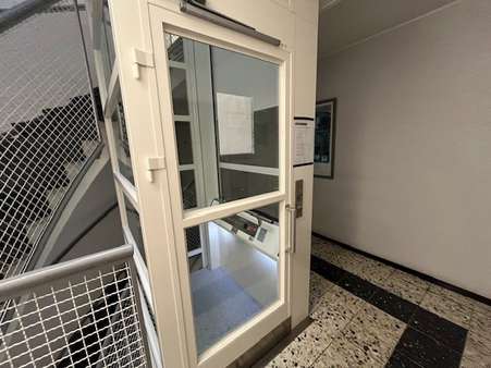 der Personenaufzug - Maisonette-Wohnung in 46286 Dorsten mit 130m² kaufen