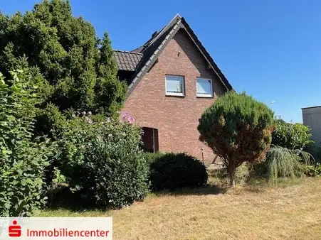 Einfamilienhaus auf großem - aufteilbarem - Grundstück!