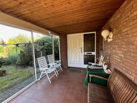 überdachte Terrasse + Eingang Wohneinheit 2 - Doppelhaushälfte in 46282 Dorsten mit 124m² kaufen